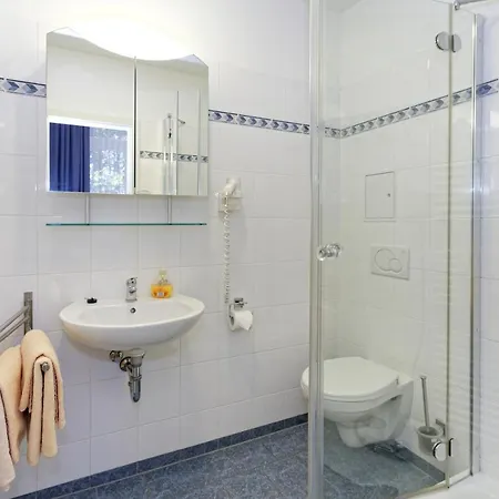 فندق Waldschloss Parow 3*