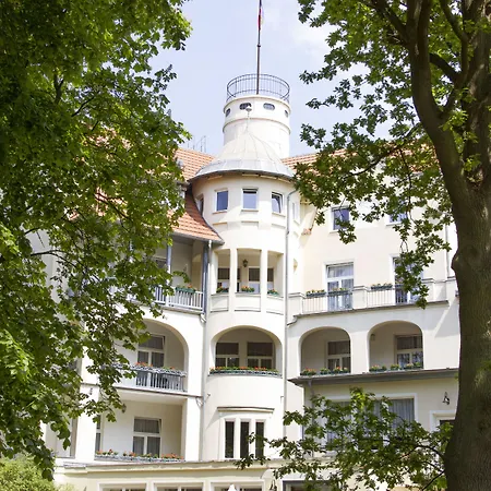 Waldschloss Parow Otel