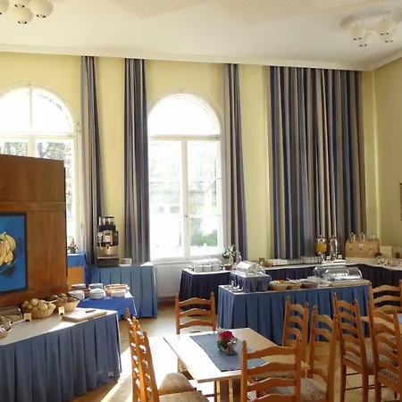 فندق Waldschloss Parow 3*