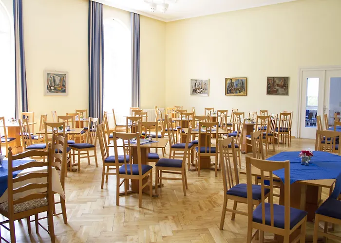 Waldschloss Parow Козеров
